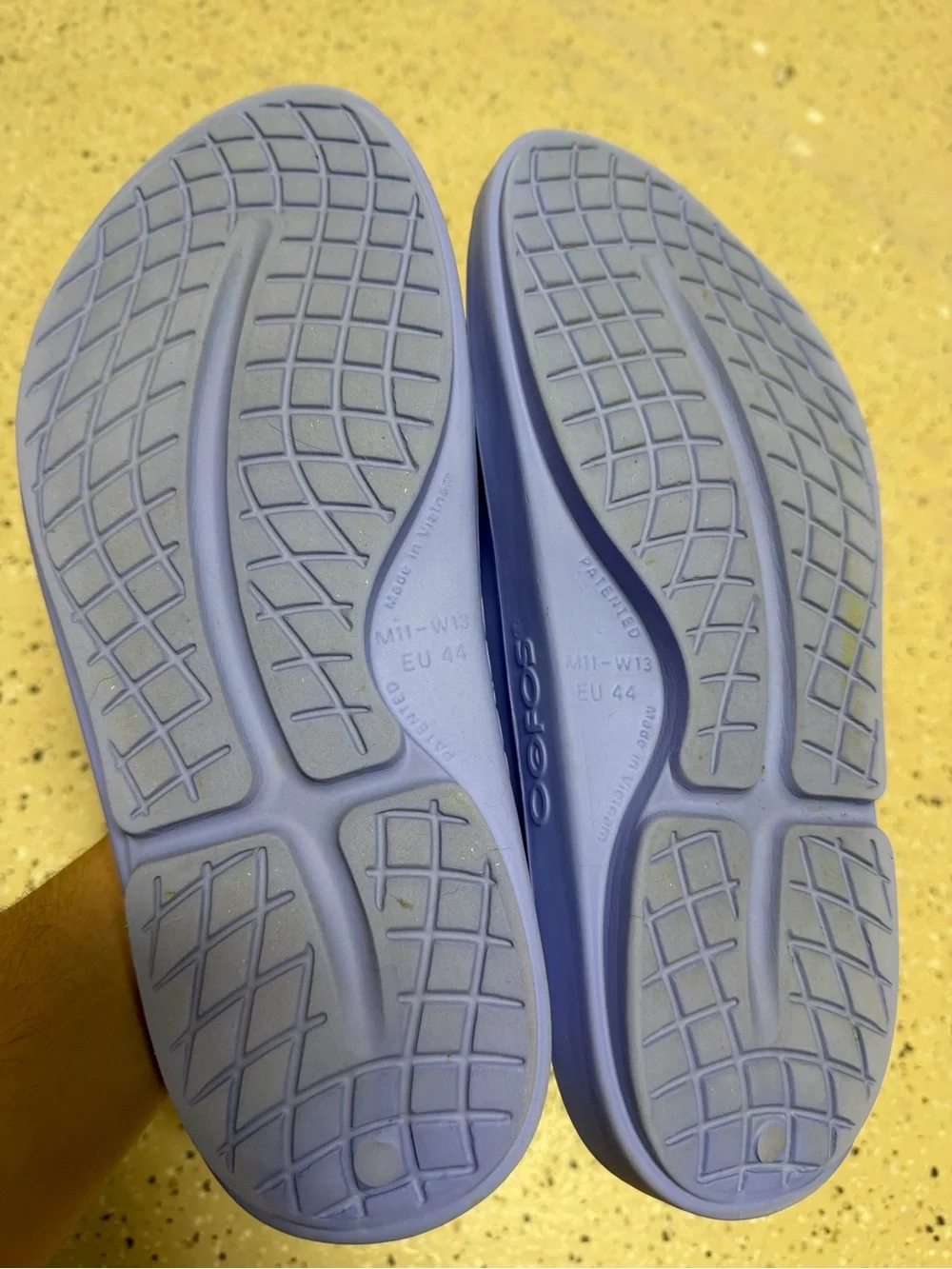 OOFOS lighter blue